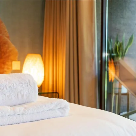 Retreat Deluxe - Portugal Active